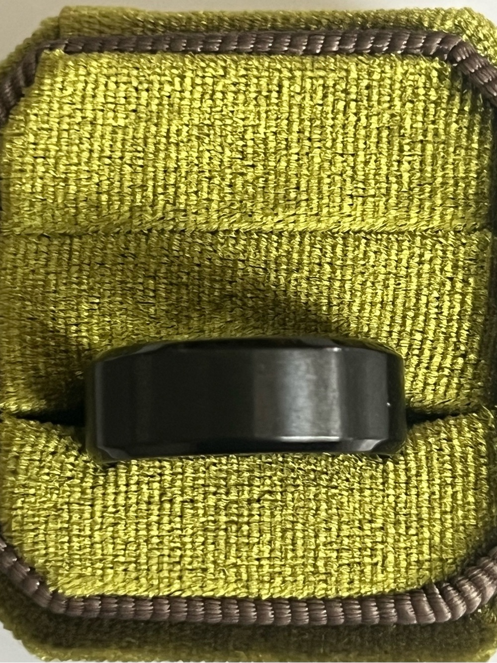 Classic/Sleek Unisex Titanium Steel Black Polished Finish 8mm Band Size 9